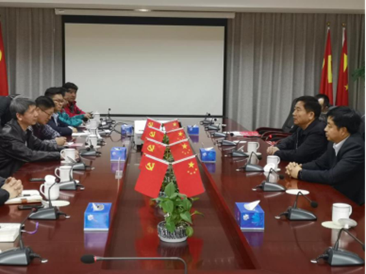 通州区机关事务管理中心向304.cam永利集团集团赠送感谢锦旗1